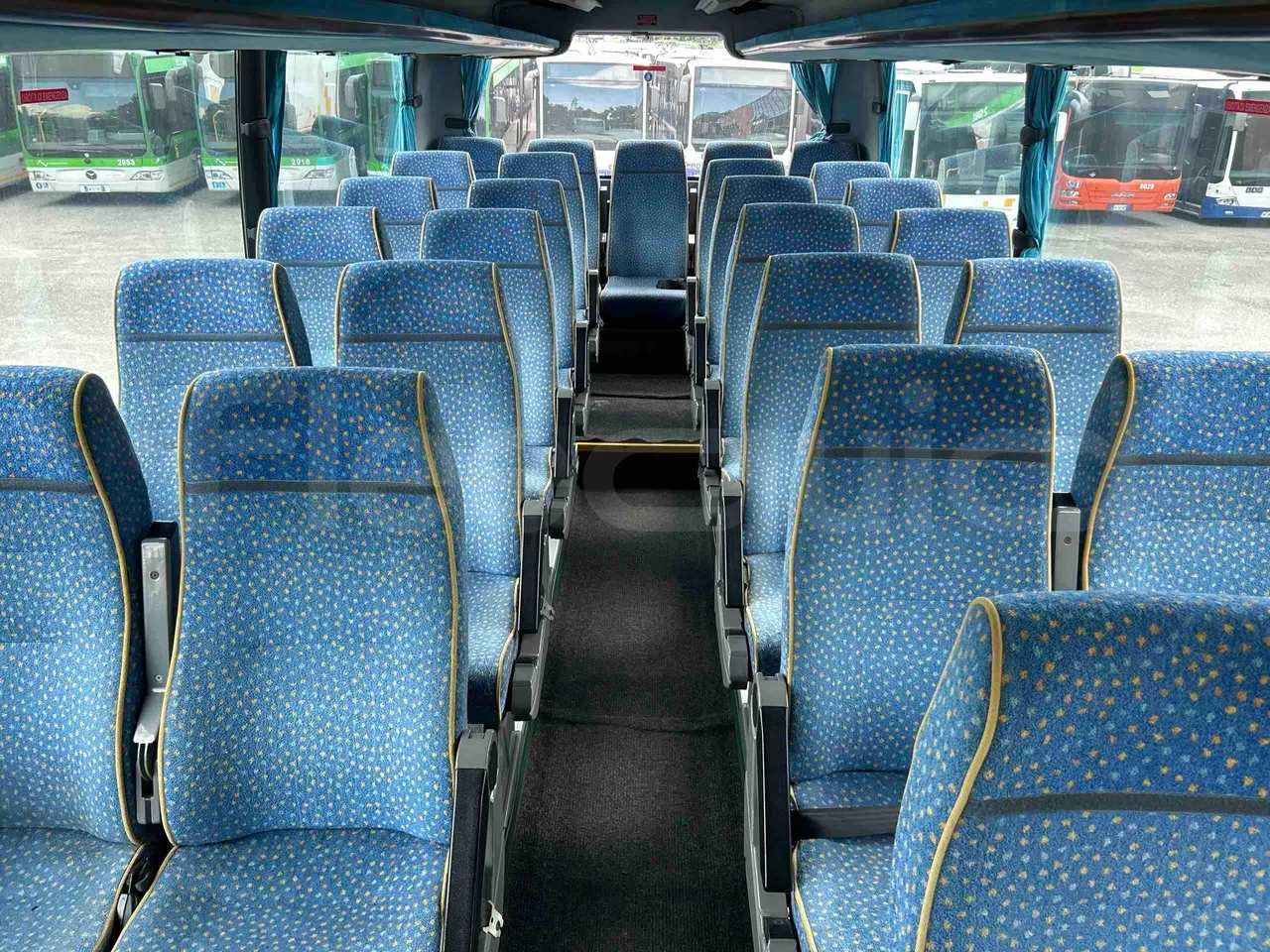 Irizar Scania - reverse view middle aisle