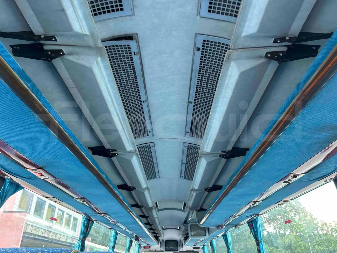 Irizar Scania - overhead compartments photo