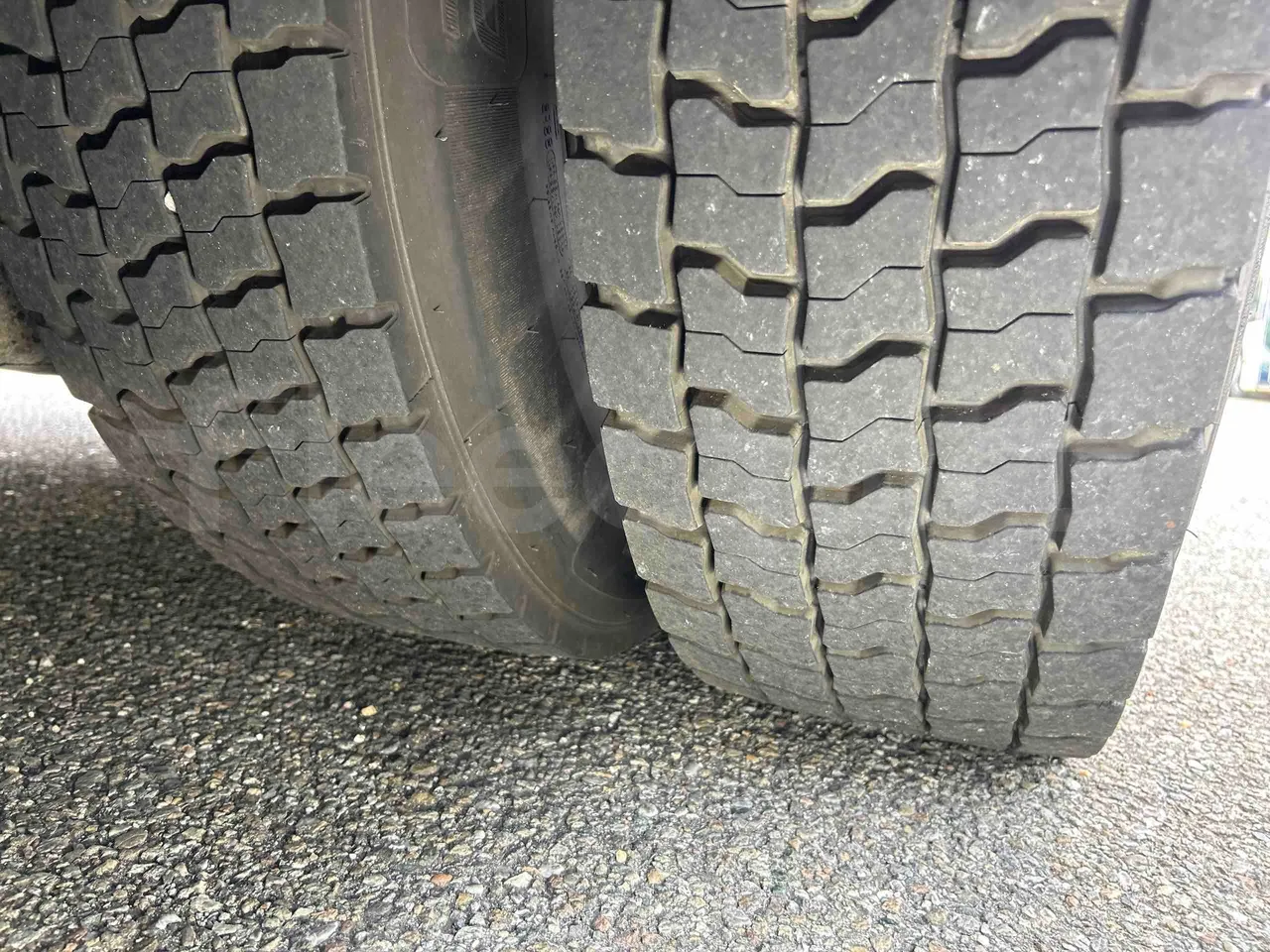Irizar Scania - Second Axle Left Side: Tyre Size