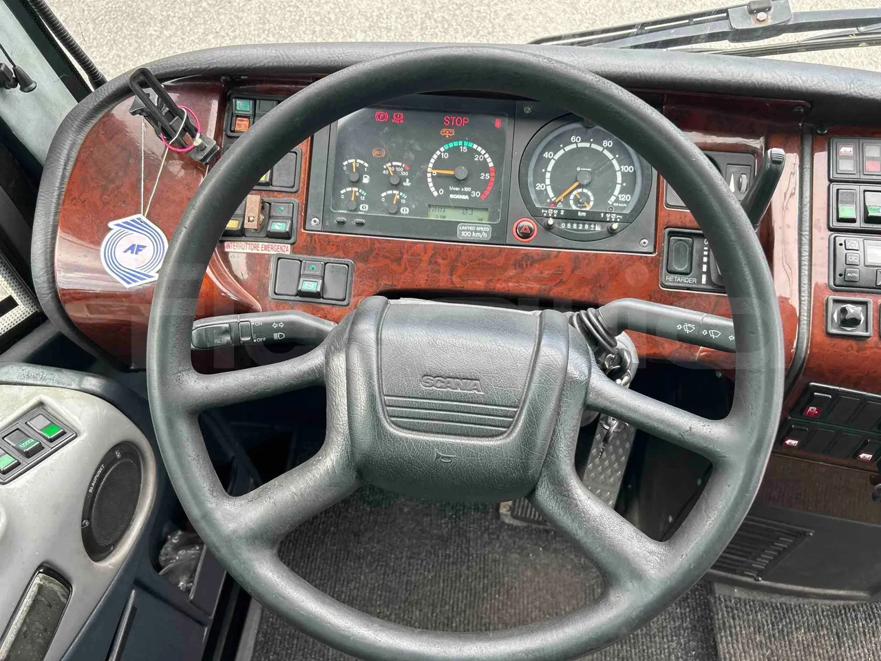 Irizar Scania - steering wheel photo