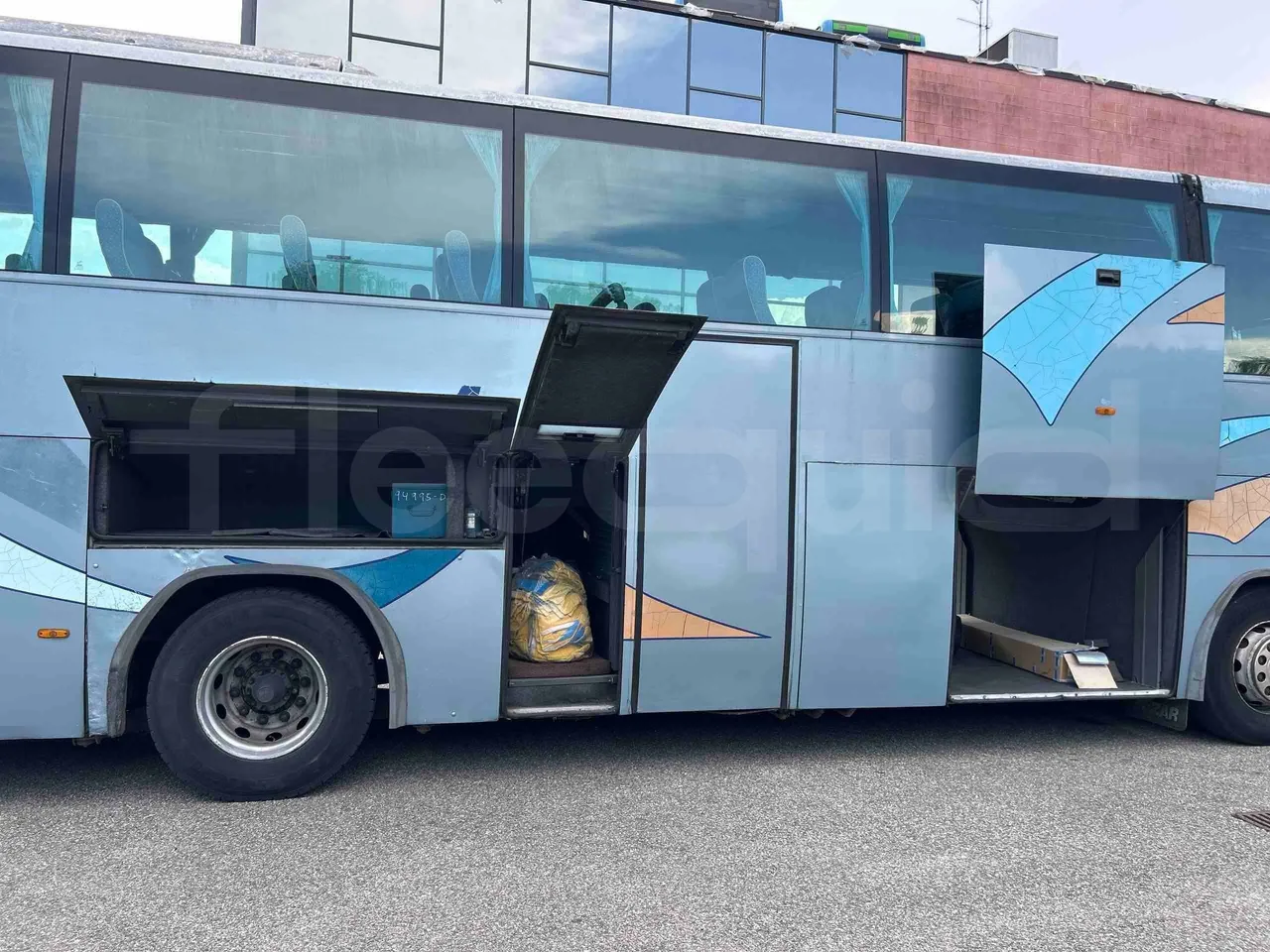 Irizar Scania - under carpet photo