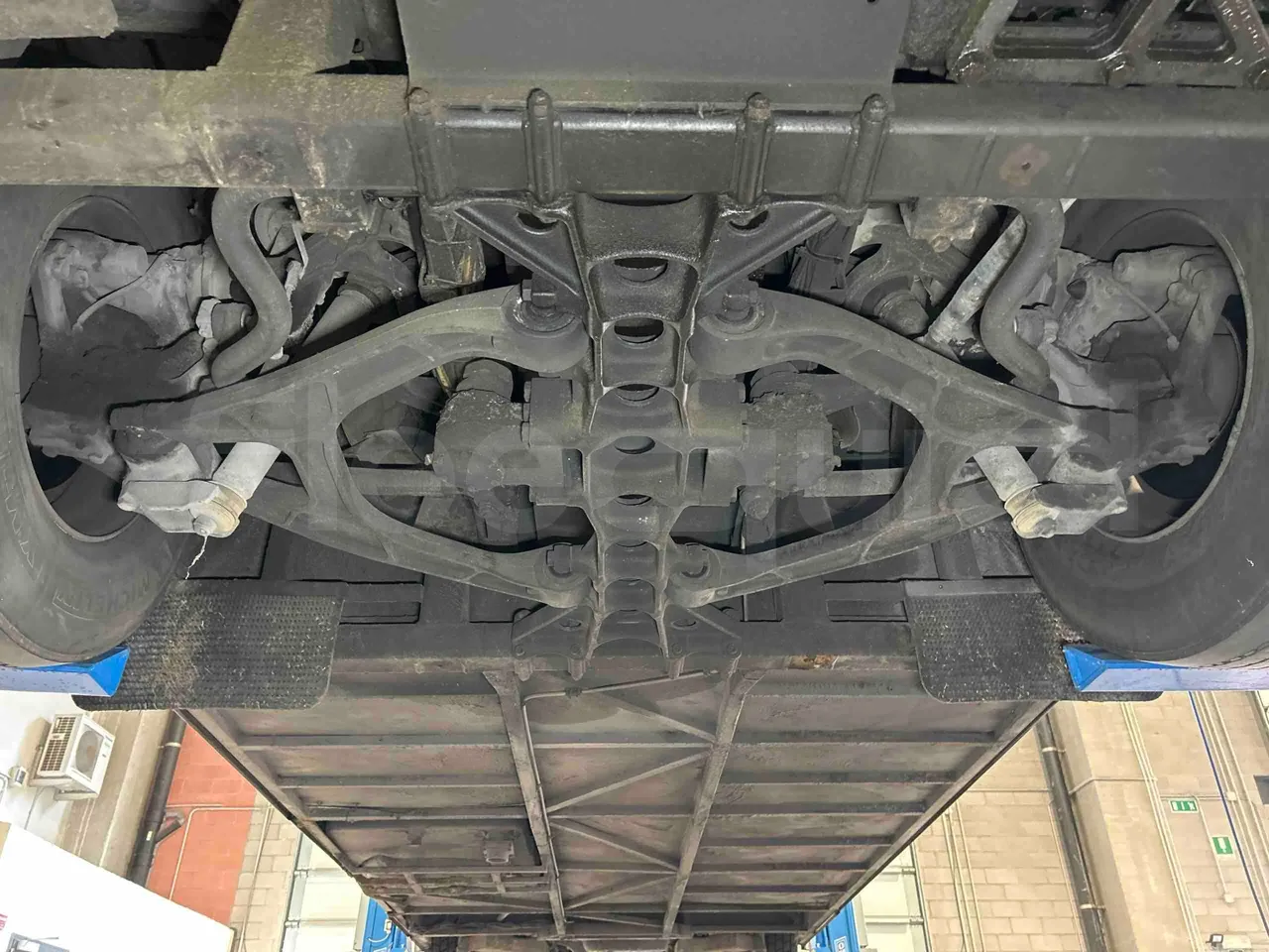 Irizar Scania - front axle central
