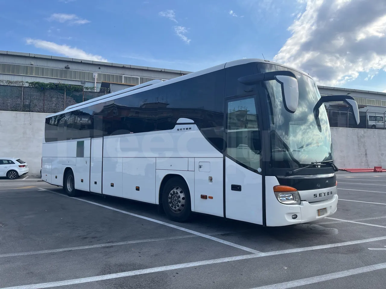 Setra S415 - 3/4 Front Right Side