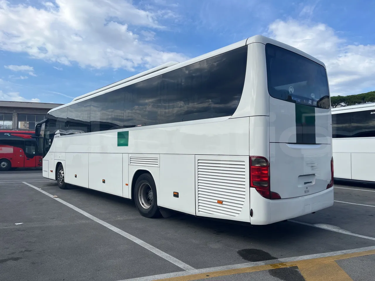 Setra S415 - 3/4 Rear Left Side