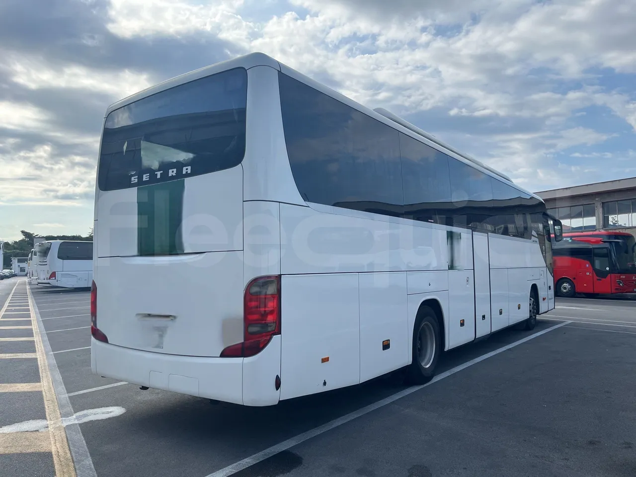 Setra S415 - 3/4 Rear Right Side