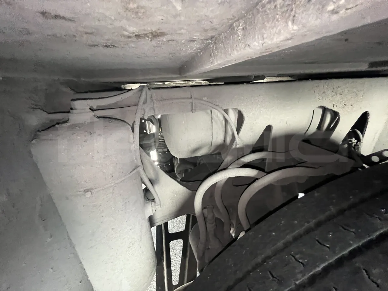 Setra S415 - Second Axle Caliper Brakes Left Side