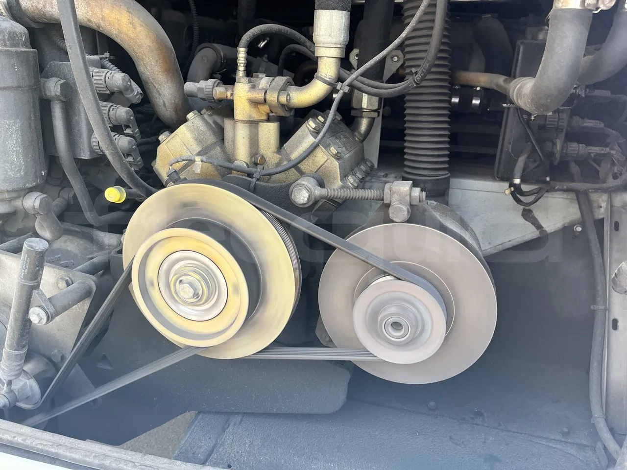 Setra S415 - Air Conditioning Compressor