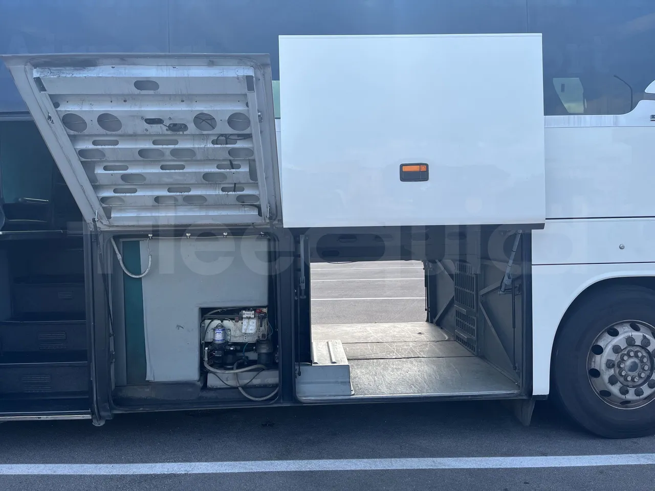 Setra S415 - Luggage