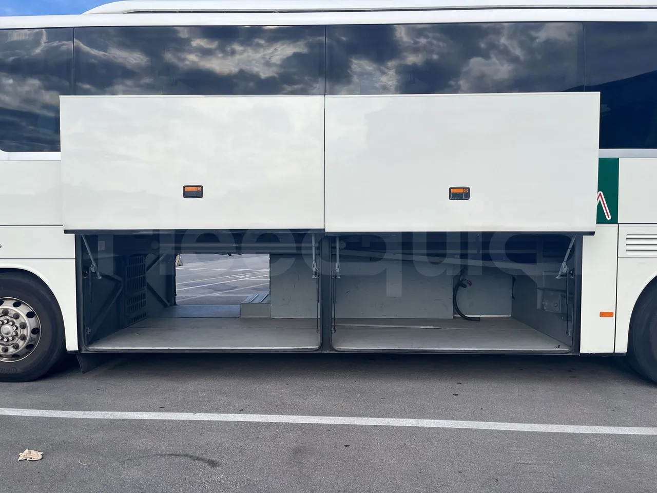 Setra S415 - Luggage Rack Left Side