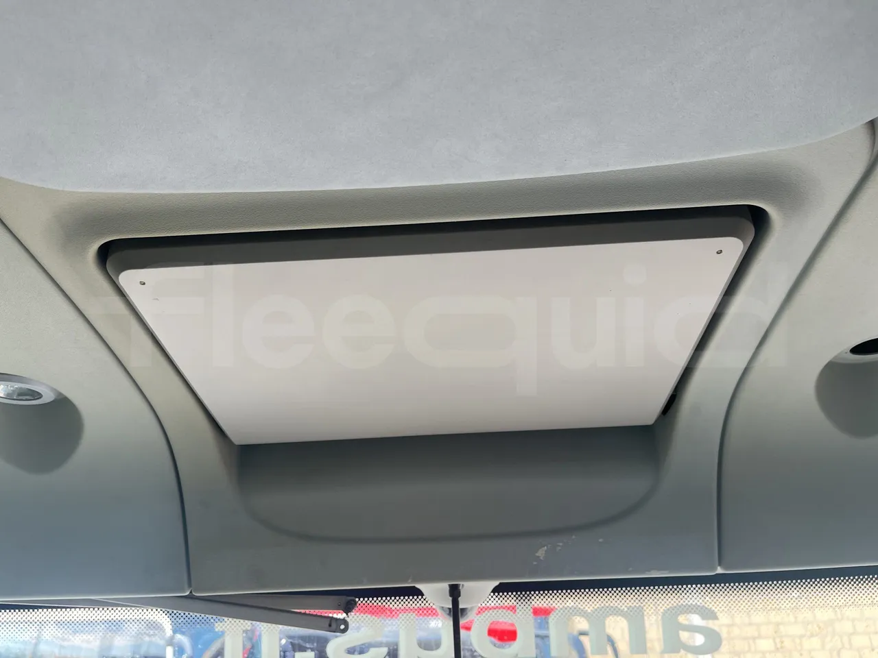 Setra S415 - Monitor