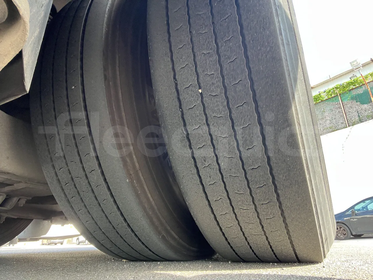 Setra S415 - Second Axle Left Side: Tyre Tread