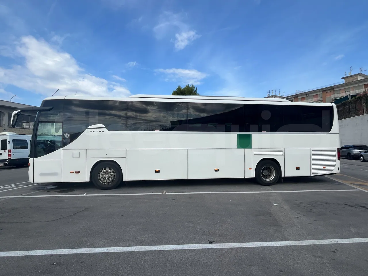 Setra S415 - Left Side