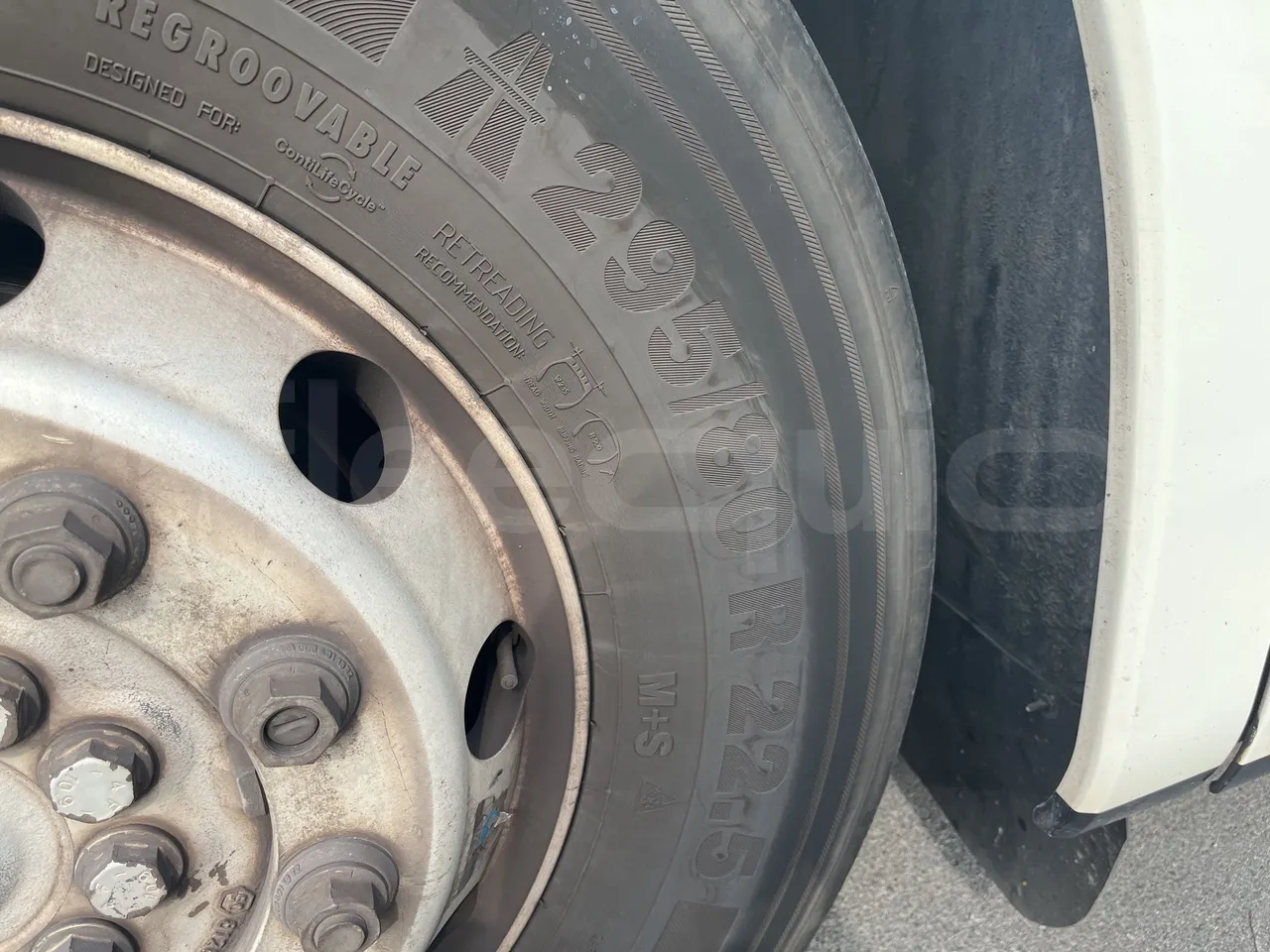 Setra S415 - First Axle Left Side: Tyre Size