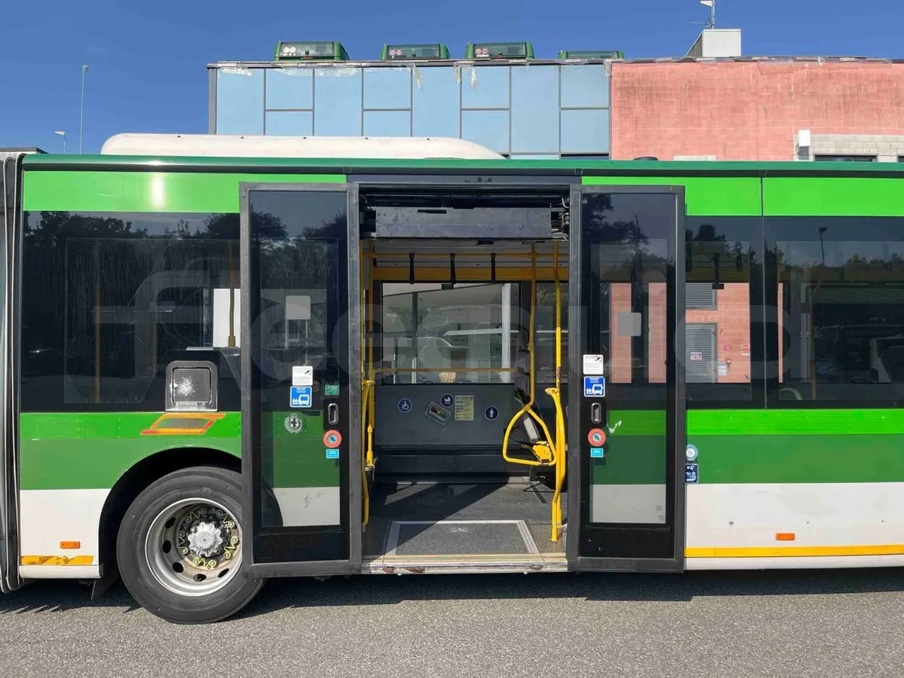 Mercedes-Benz Citaro G - front door 2 open