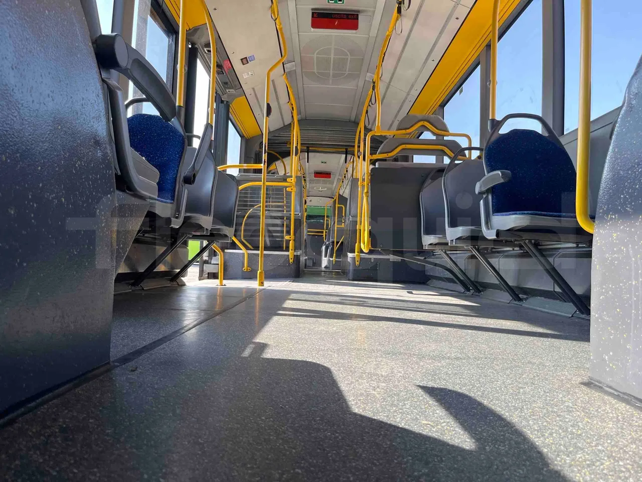 Mercedes-Benz Citaro G - jack and driver keys