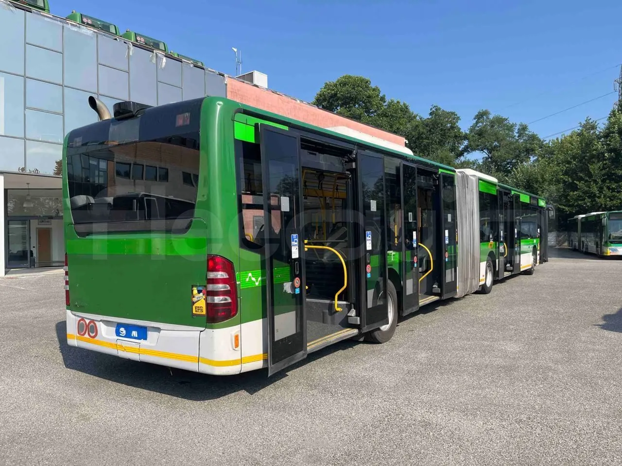 Mercedes-Benz Citaro G - 3/4 right rear doors open