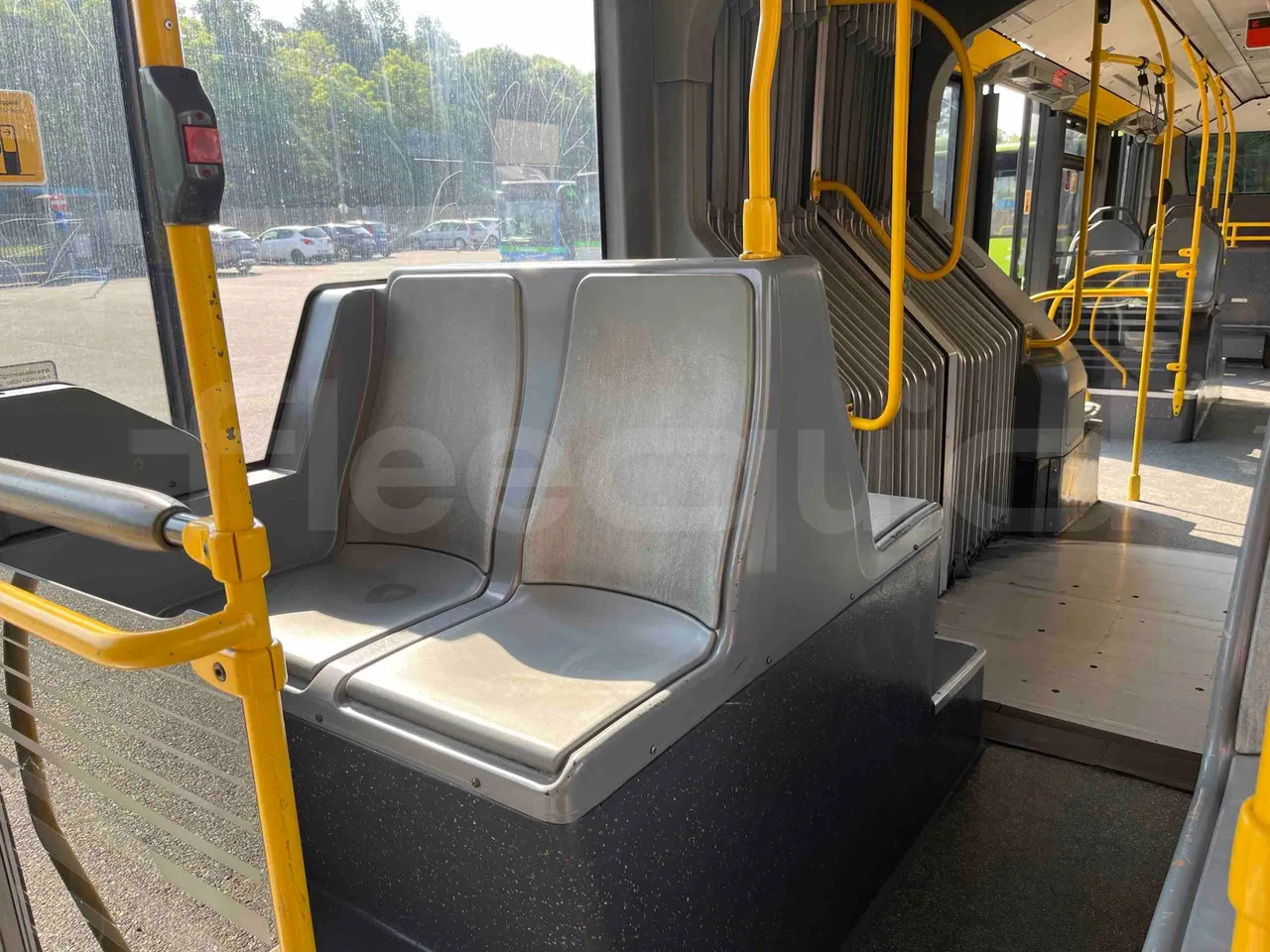 Mercedes-Benz Citaro G - usb charging detail