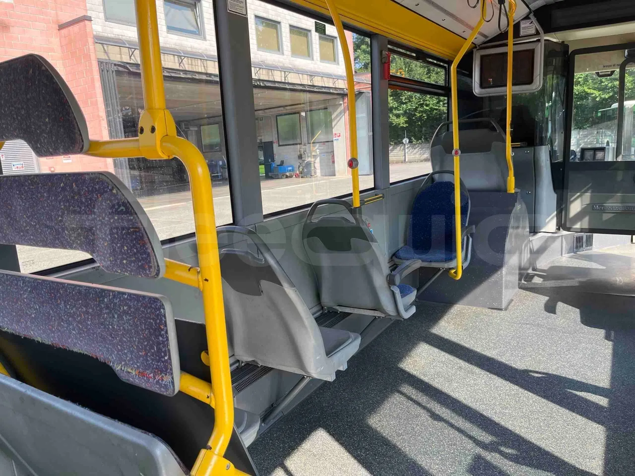 Mercedes-Benz Citaro G - mesh detail photo