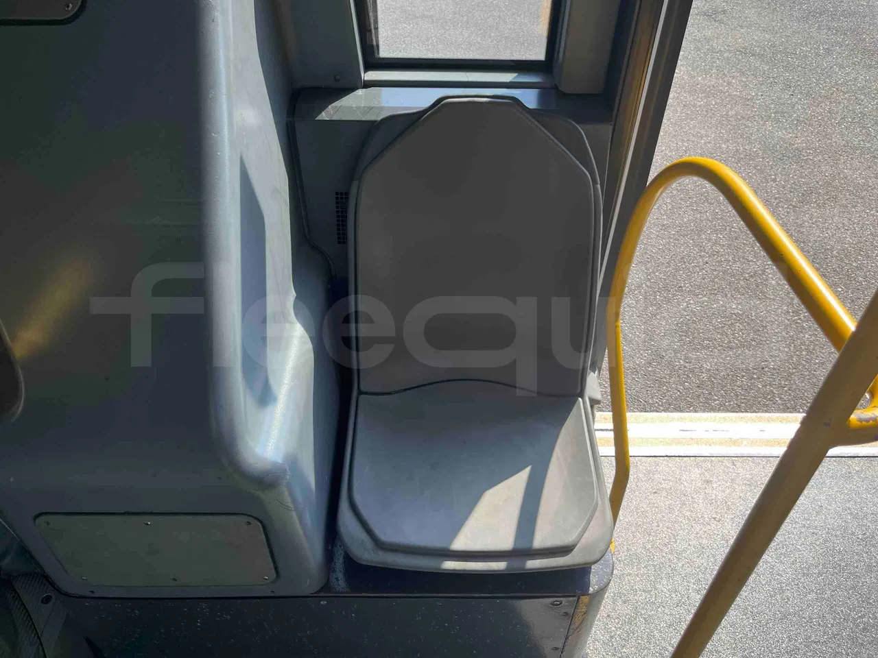 Mercedes-Benz Citaro G - footrest detail photo