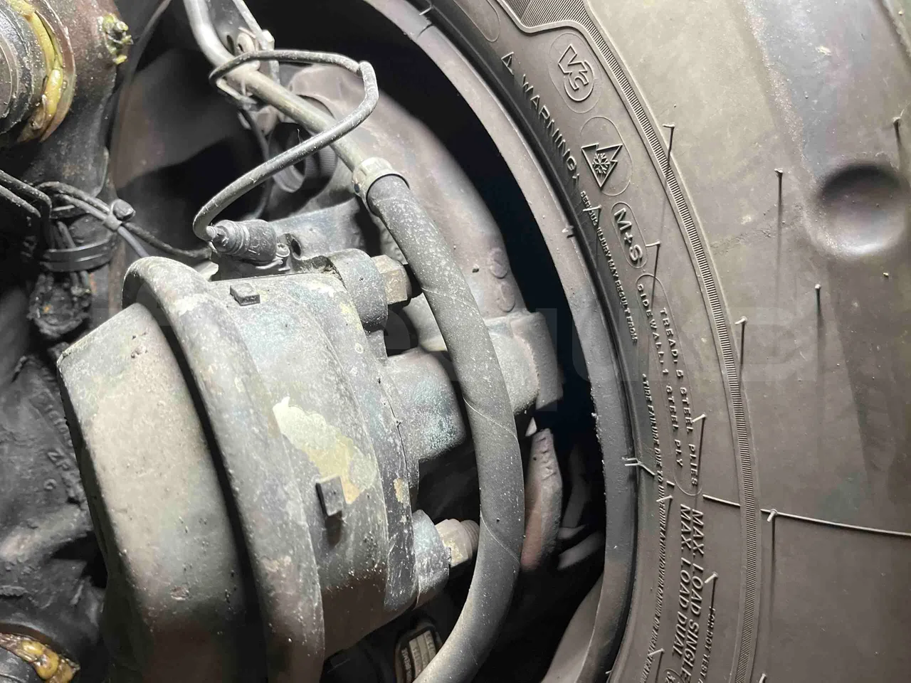 Mercedes-Benz Citaro G - front brake calipers left