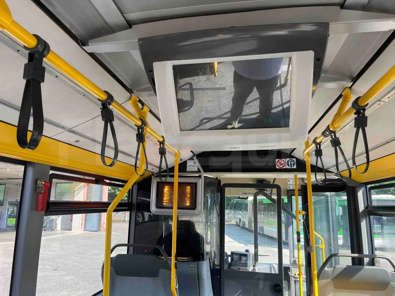 Mercedes-Benz Citaro G - monitor detail photo