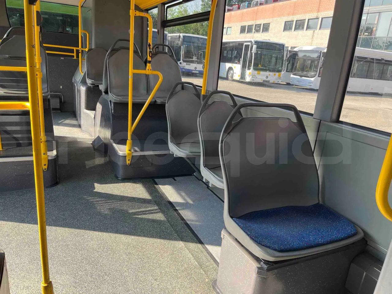 Mercedes-Benz Citaro G - power outlets detail