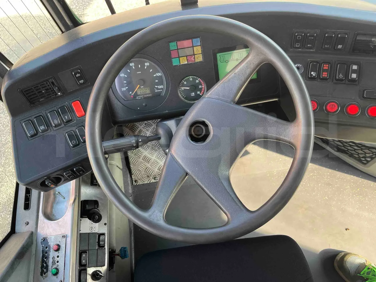 Mercedes-Benz Citaro G - steering wheel photo