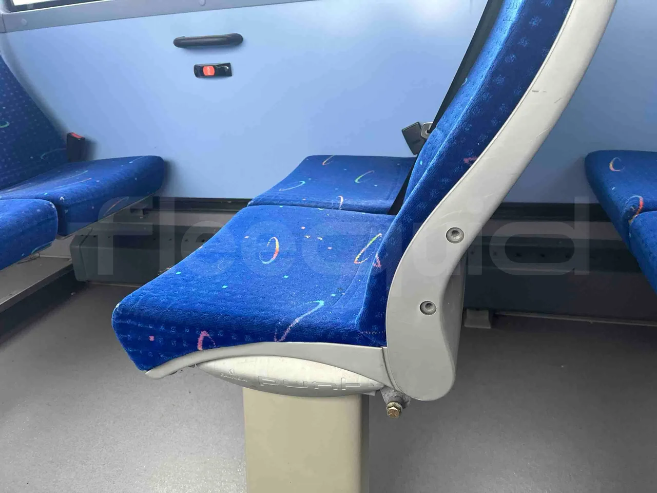 Iveco Crossway SFR162 - Euro 5 - 243 kW - 11.995 mt - armrest detail photo