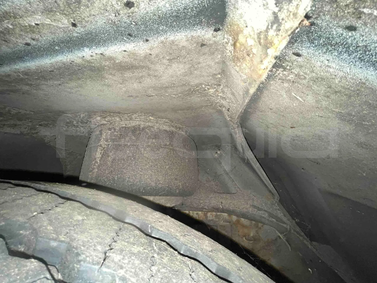 Iveco Crossway SFR162 - Euro 5 - 243 kW - 11.995 mt - front shock absorbers left