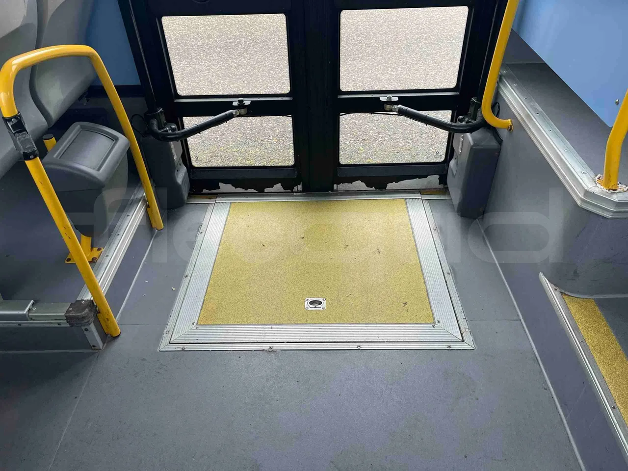 Iveco Crossway SFR162 - Euro 5 - 243 kW - 11.995 mt - roof hatch 3