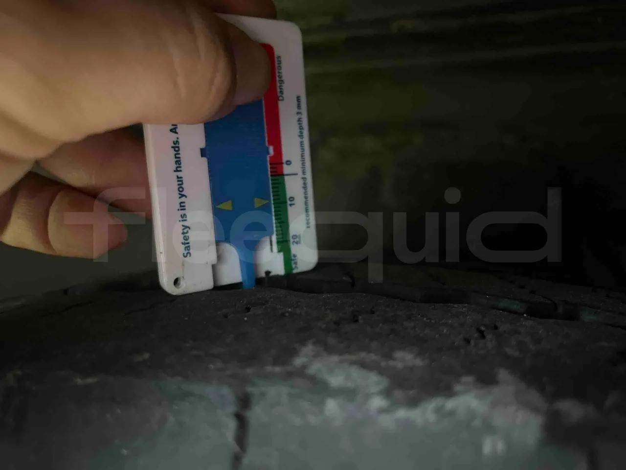 Iveco Crossway SFR162 - Euro 5 - 243 kW - 11.995 mt - tread condition front tires right