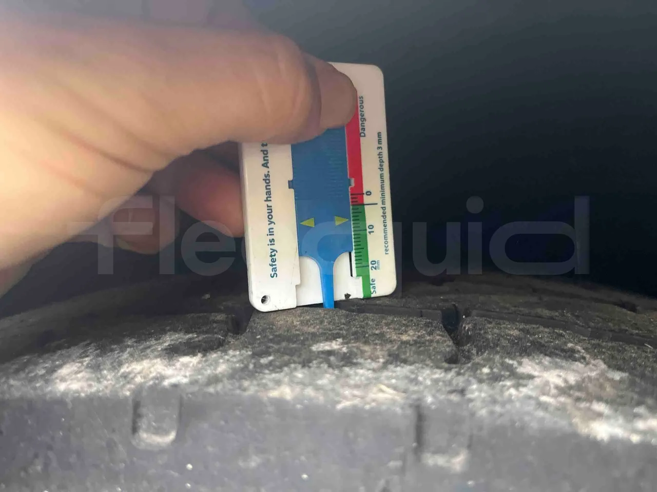 Iveco Crossway SFR162 - Euro 5 - 243 kW - 11.995 mt - tread condition second axle tires right