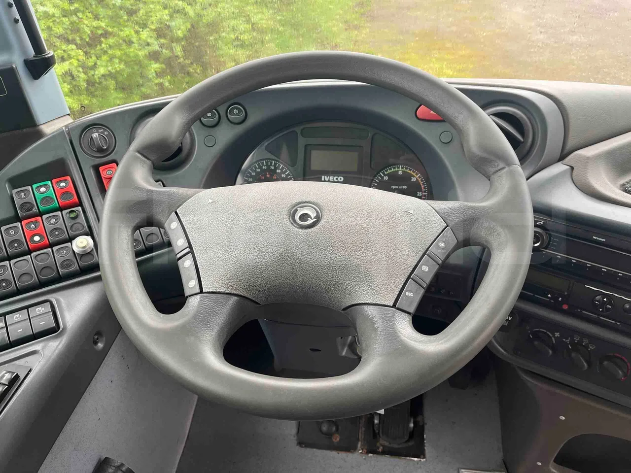 Iveco Crossway SFR162 - Euro 5 - 243 kW - 11.995 mt - steering wheel photo