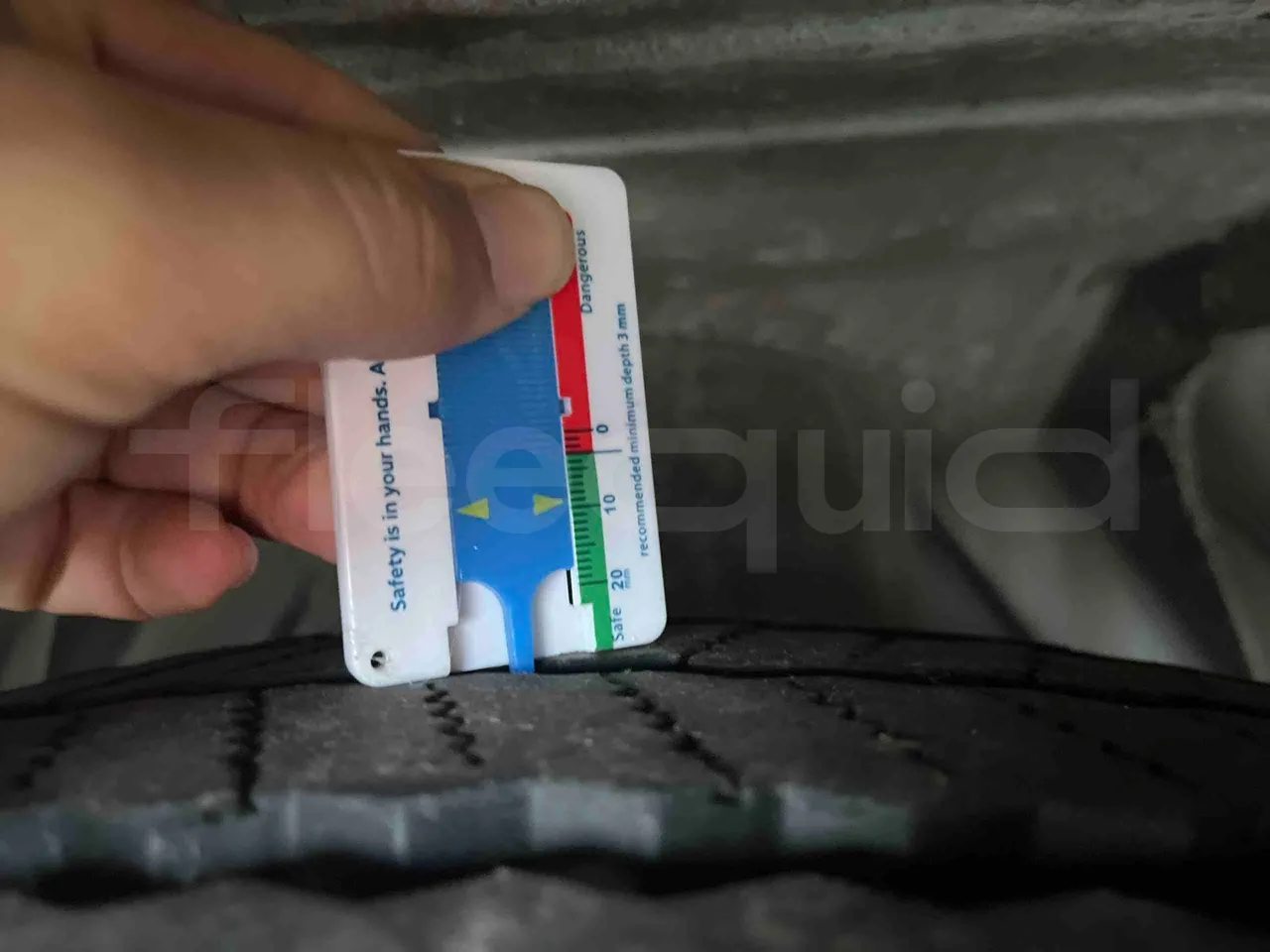 Iveco Crossway SFR162 - Euro 5 - 243 kW - 11.995 mt - front left tire measurements