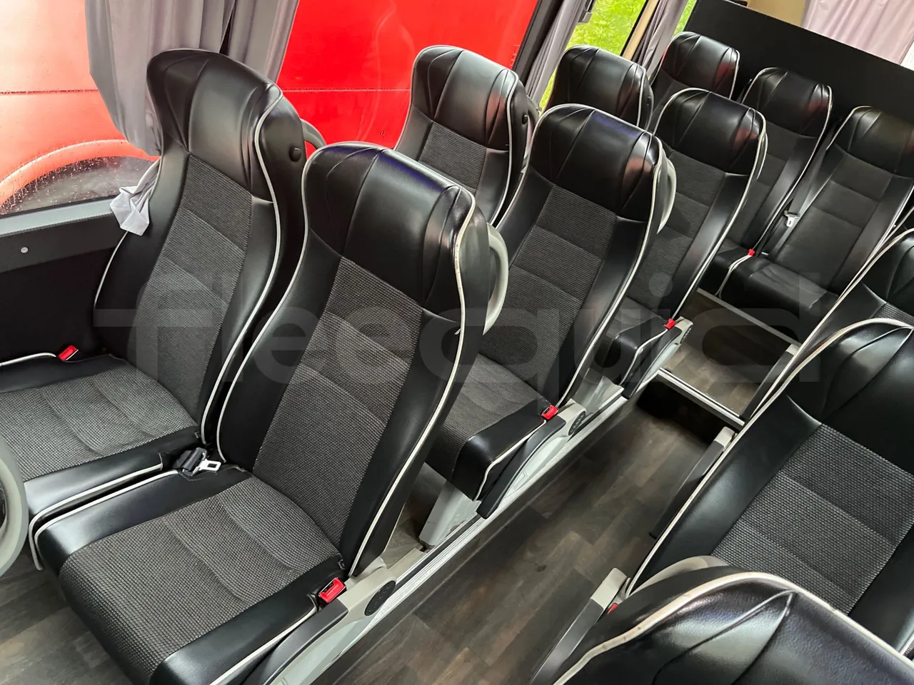 Iveco Auto Cuby 70C17 - Euro 6 - 125 kW - 8.398 mt - single seat detail