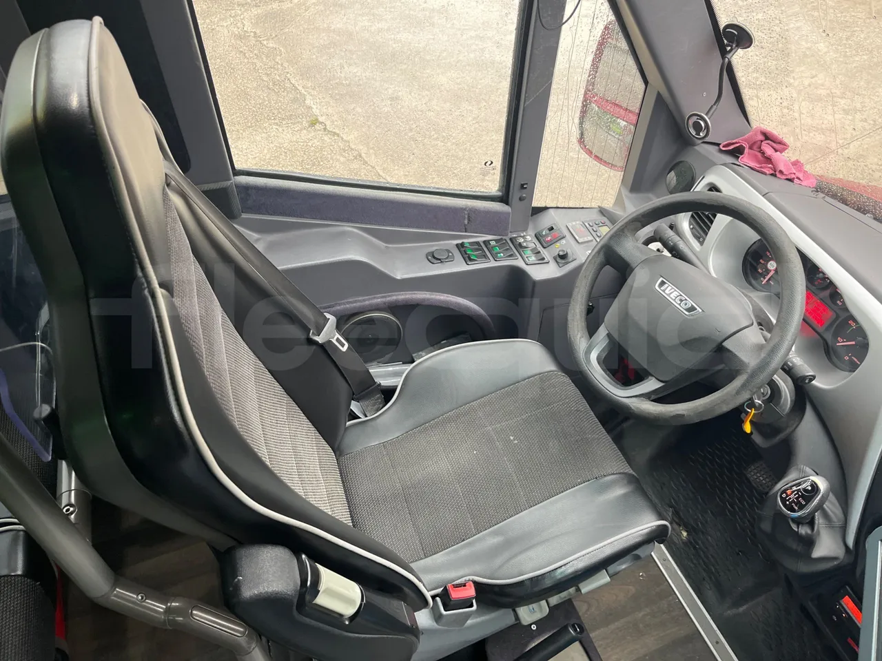 Iveco Auto Cuby 70C17 - Euro 6 - 125 kW - 8.398 mt - driver's seat photo