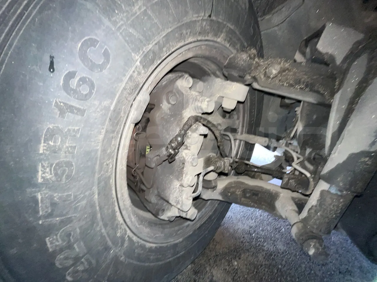 Iveco Auto Cuby 70C17 - Euro 6 - 125 kW - 8.398 mt - front brake calipers left