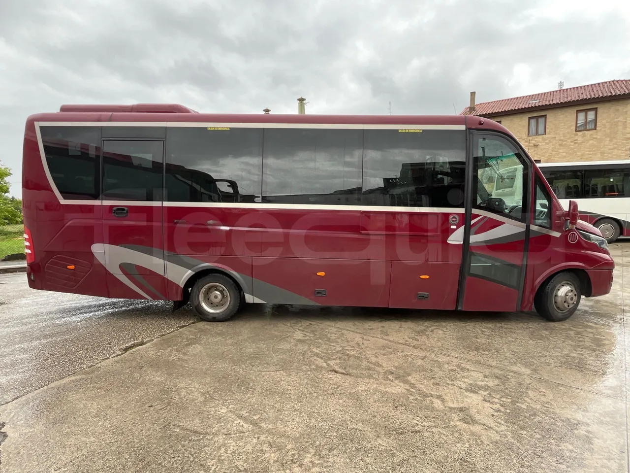 Iveco Auto Cuby 70C17 - Euro 6 - 125 kW - 8.398 mt - right side doors closed