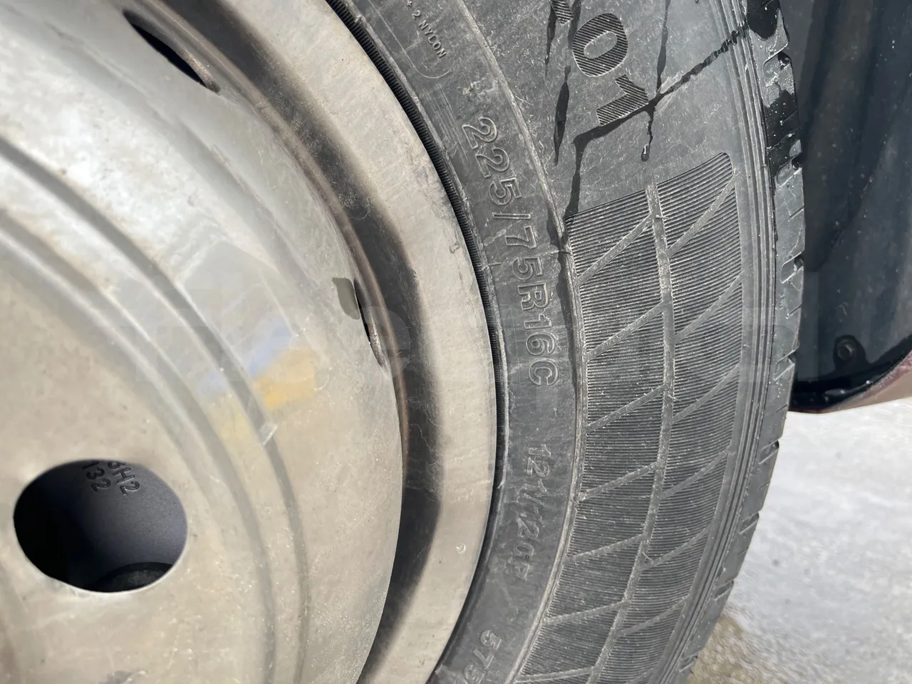 Iveco Auto Cuby 70C17 - Euro 6 - 125 kW - 8.398 mt - rear left tire photo