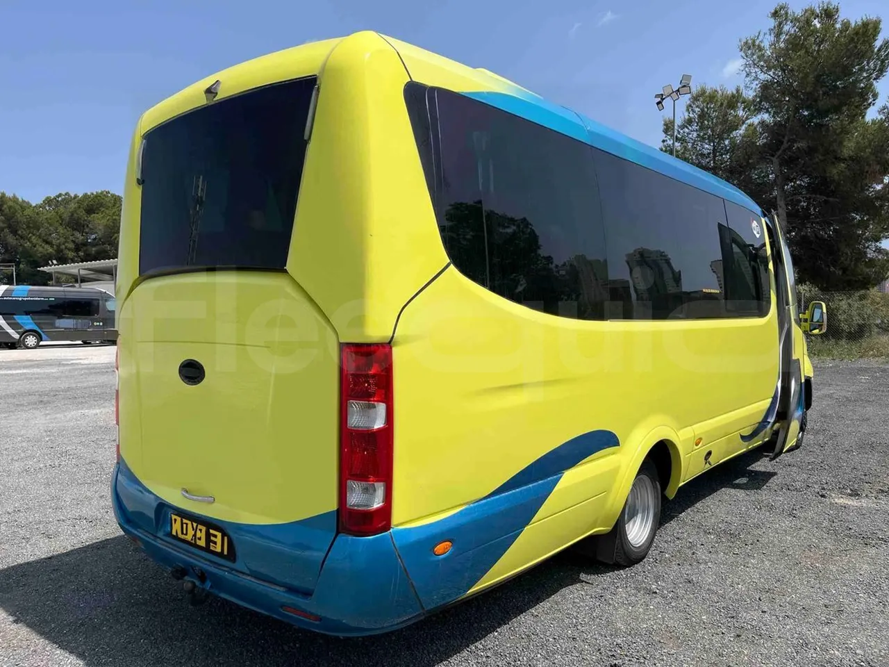 Iveco Ferqui SunsetX - EUR6 - 125kW - 7.808m - 3/4 right rear doors open