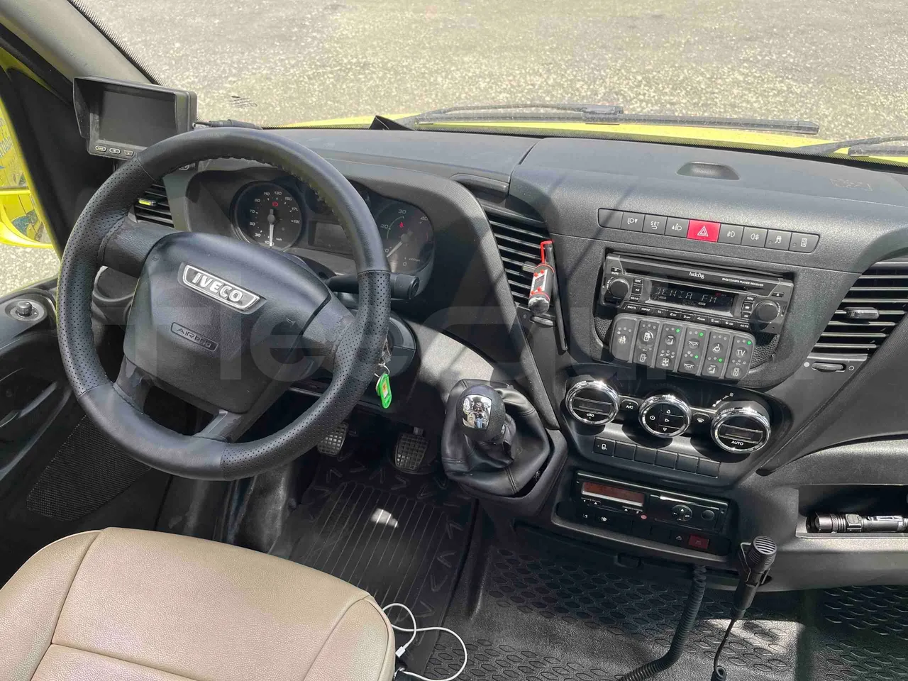 Iveco Ferqui SunsetX - EUR6 - 125kW - 7.808m - buttons panels on