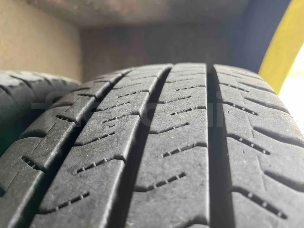 Iveco Ferqui SunsetX - EUR6 - 125kW - 7.808m - tread condition front tires left