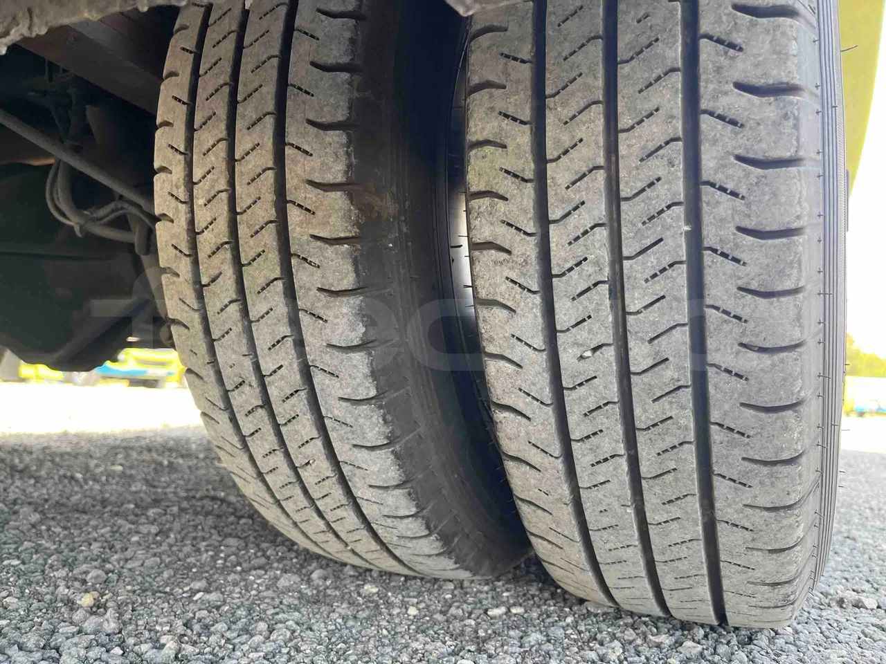 Iveco Ferqui SunsetX - EUR6 - 125kW - 7.808m - tread condition front tires right