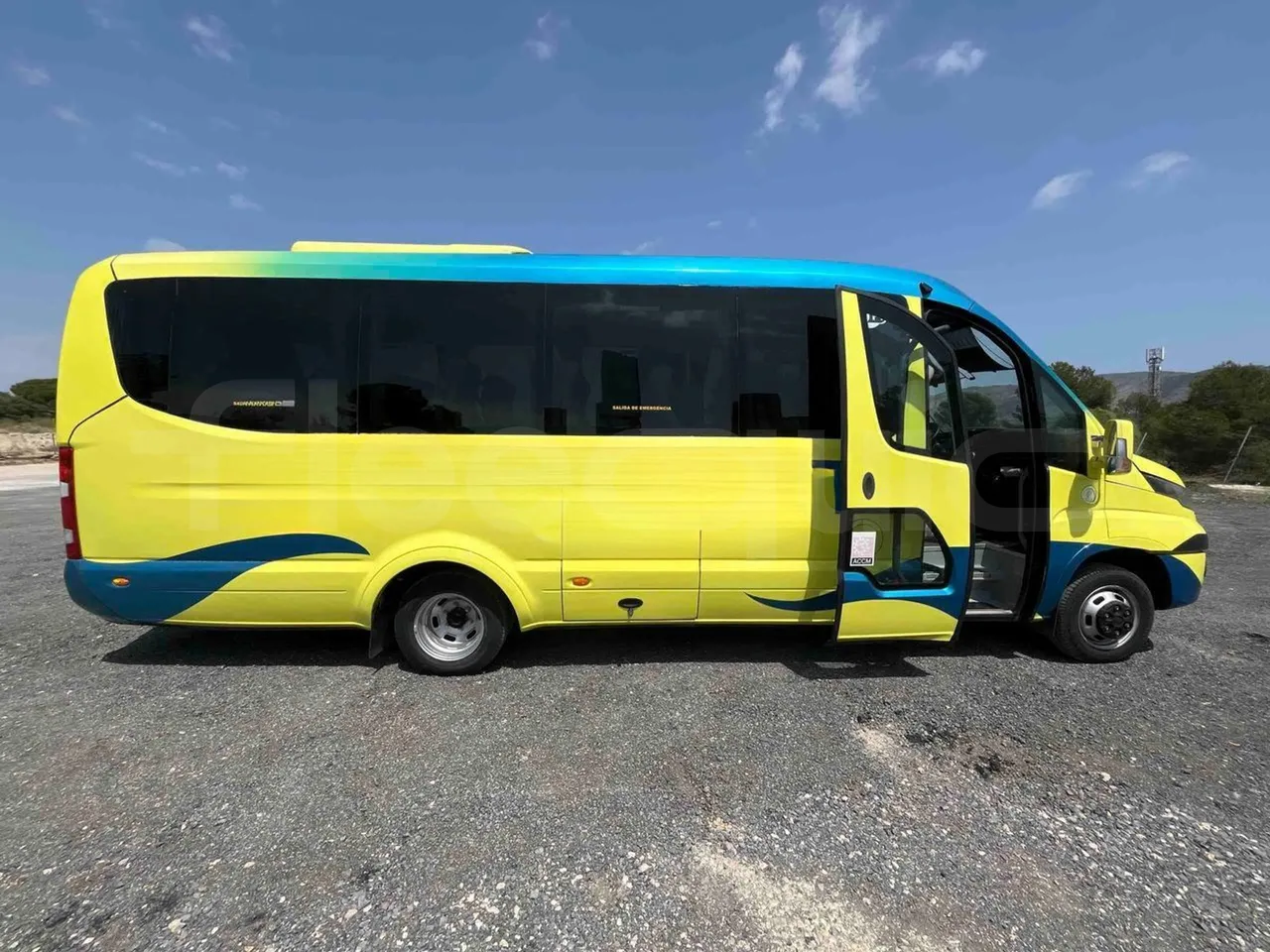 Iveco Ferqui SunsetX - EUR6 - 125kW - 7.808m - right side doors open