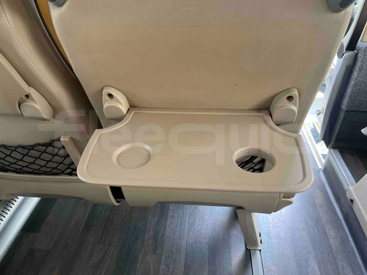 Iveco Ferqui SunsetX - EUR6 - 125kW - 7.808m - table detail photo