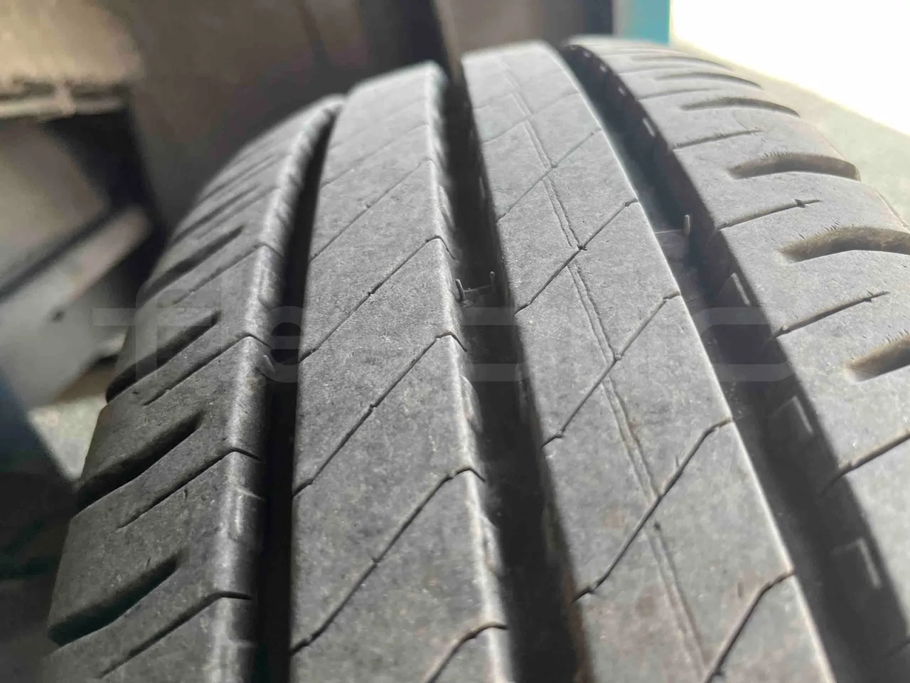 Iveco Ferqui SunsetX - EUR6 - 125kW - 7.808m - rear left tire photo