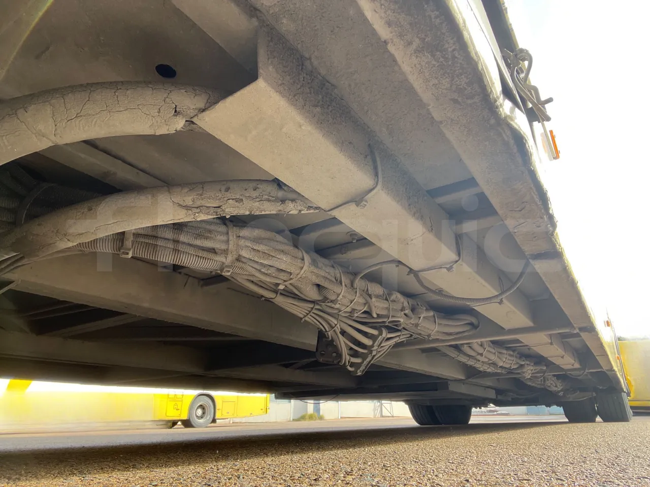 Mercedes-Benz OC500LE 1830H - EUR4 - 220kW - 12.800m - axle 2 caliper brakes right