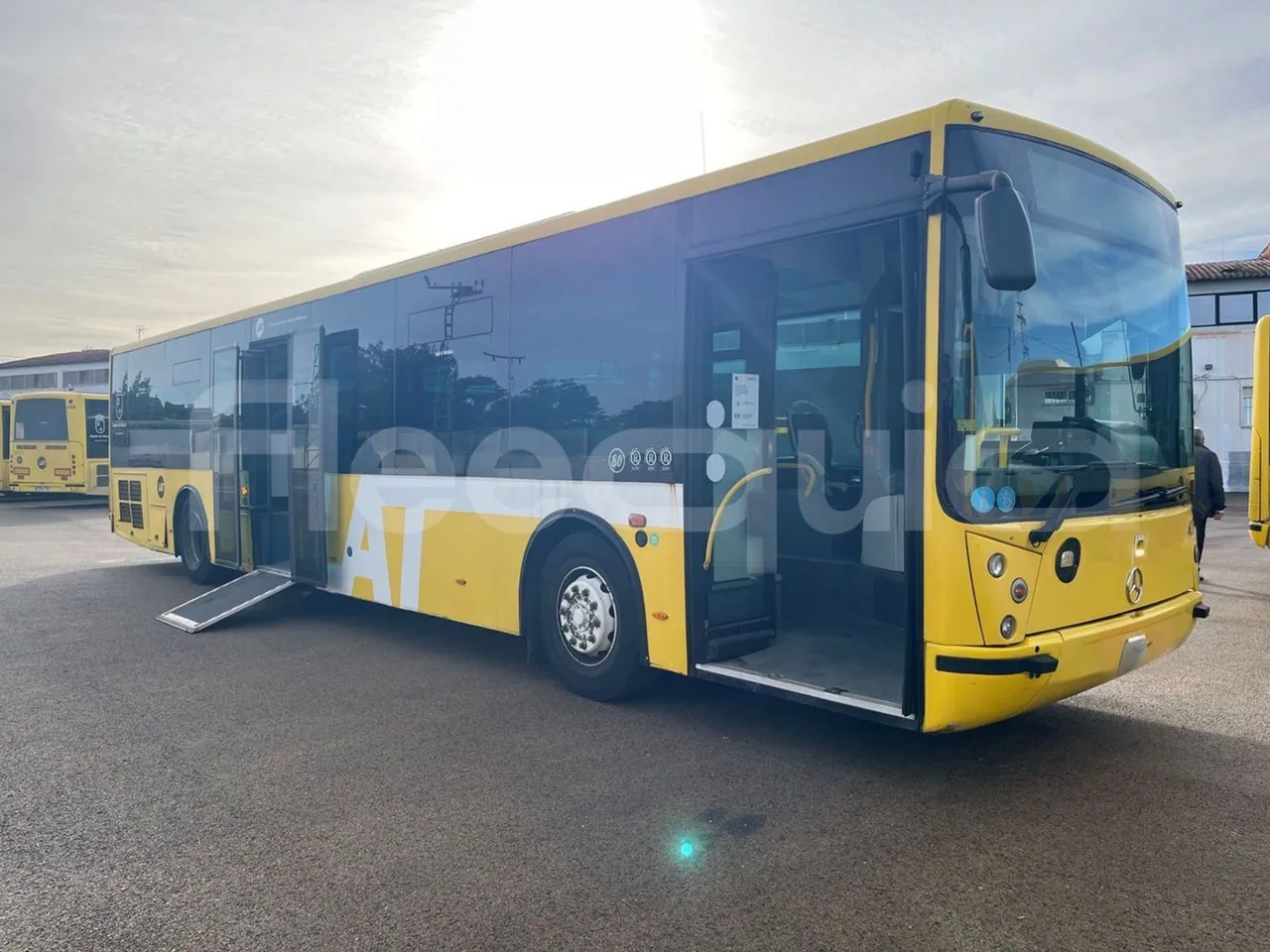 Mercedes-Benz OC500LE 1830H - EUR4 - 220kW - 12.800m - Base cover photo