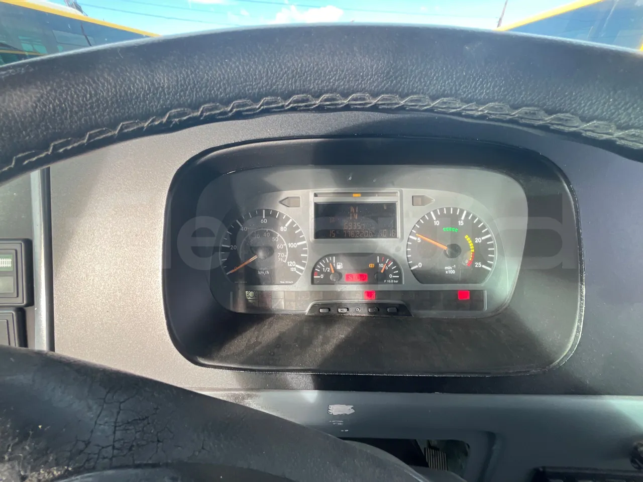 Mercedes-Benz OC500LE 1830H - EUR4 - 220kW - 12.800m - dashboard lights on