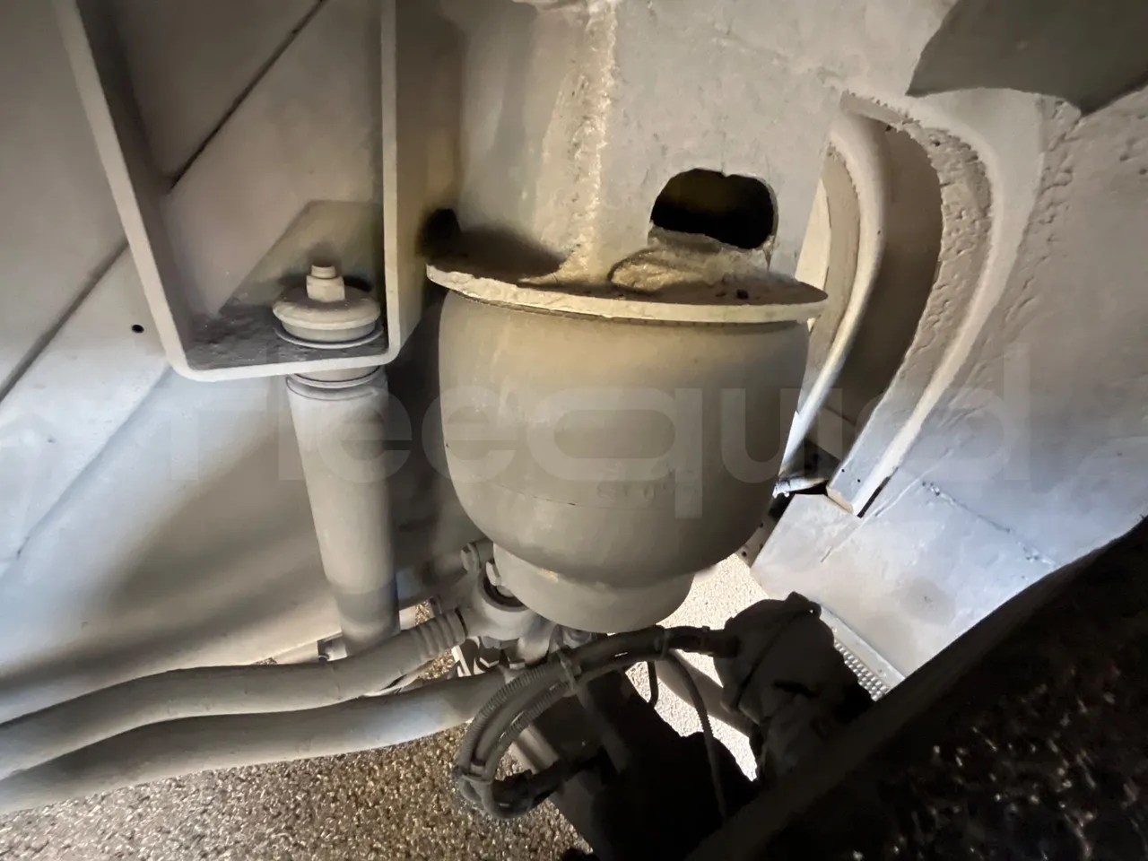 Mercedes-Benz OC500LE 1830H - EUR4 - 220kW - 12.800m - front air springs left